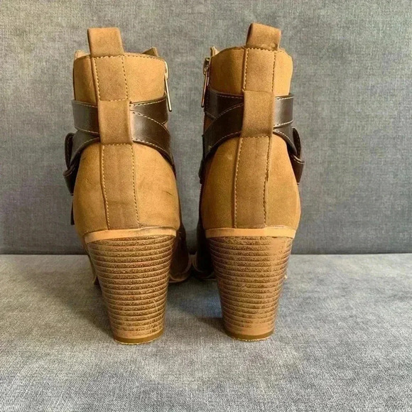 Woman’s New@titude Brown Suede Strappy Block Heel Ankle Zip Booties Size 9.5 - Picture 7 of 11